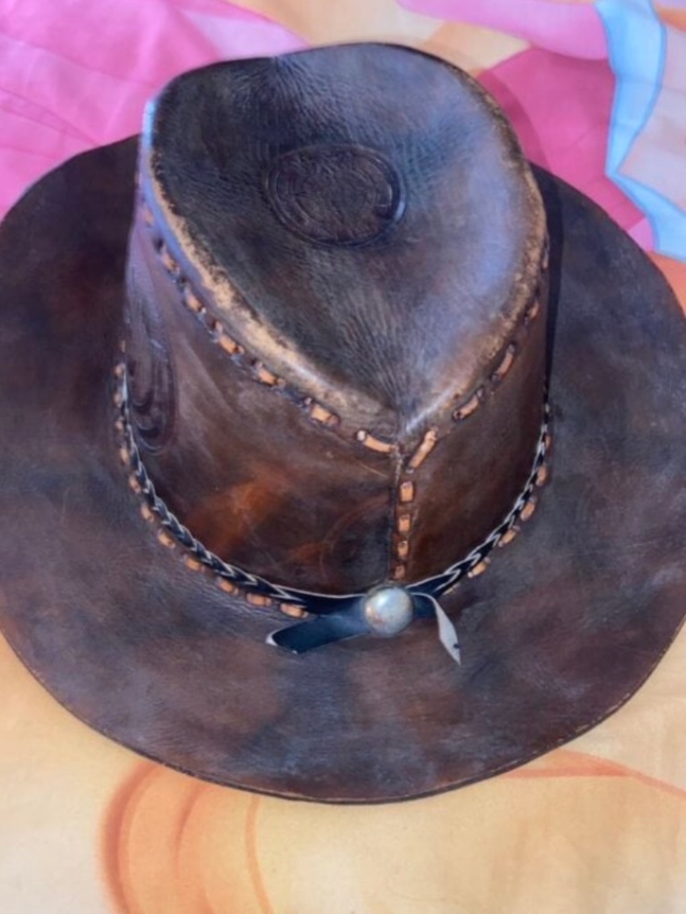 COWBOY HAT